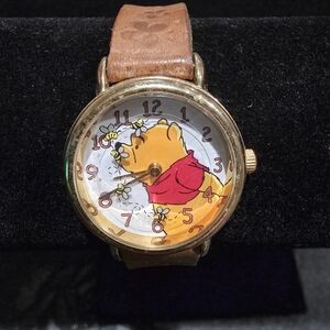 Timex Disney Winnie The Pooh 26mm Watch Gold Tone Bees